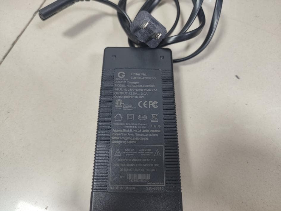 Electric Scooter - FCC ID 2BBGK-S10PLUS - Shenzhen Xincheng Times Technology Co.,Ltd