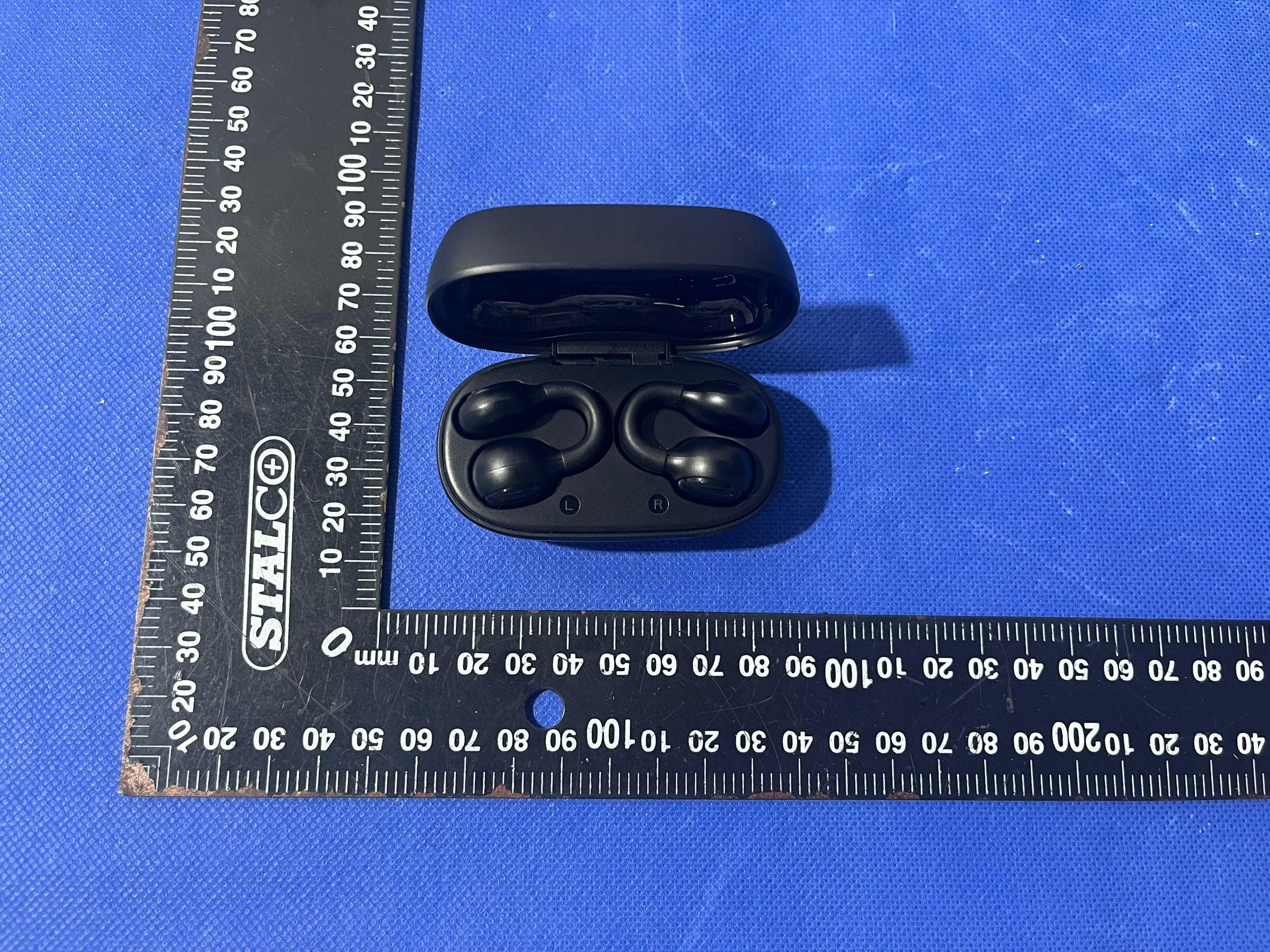 Bluetooth headset - FCC ID 2BC37-M47R - Shenzhen Tiger Dolphin E-Commerce Co., Ltd