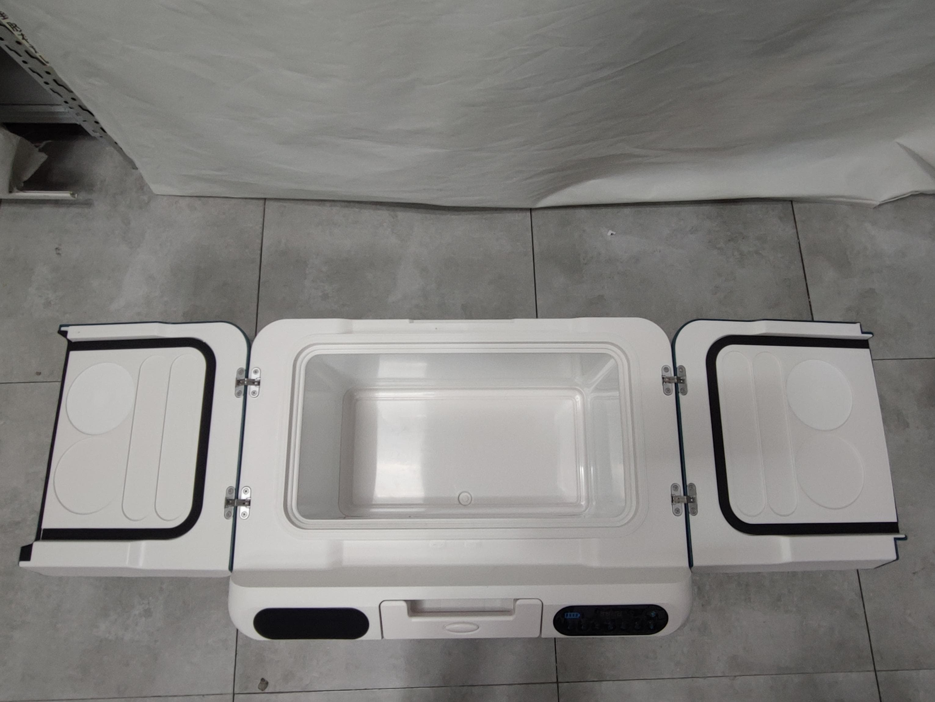 Car Fridges - FCC ID 2BCFI-SU-PG36 - Foshan EcooTrunk Intelligent Technology Co., Ltd.