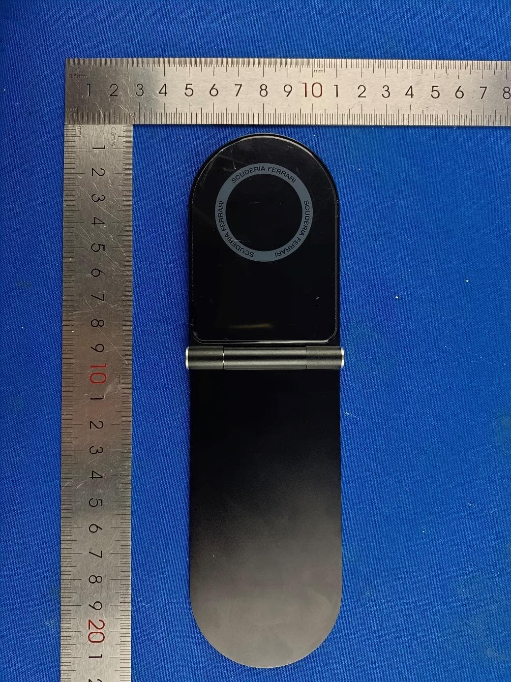 2-in-1 Magnetic Wireless Charging Folding Stand - FCC ID 2BCH9-W501 - Shenzhen Keshunda Technology Co., LTD