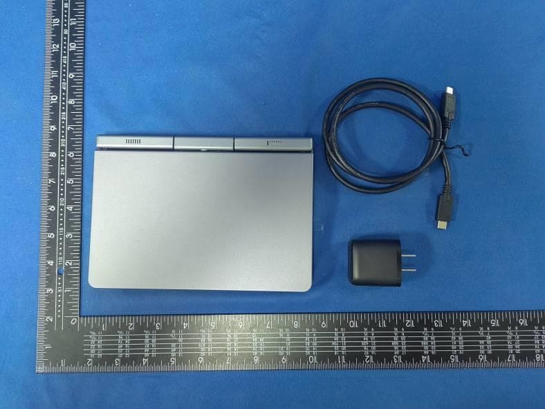 Ultra Pocket PC - FCC ID 2BCJ7-P8 - Shenzhen Longjunda Technology Co., Ltd.