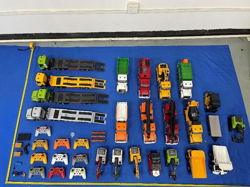 REMOTE CONTROL CAR SERIES - FCC ID 2BD4F-QH9010D - Shantou landi Toys Co., Ltd.