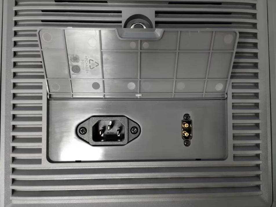 Portable power station - FCC ID 2BDCB--P2001PRO - Shenzhen Yunji New Energy Technology Co., Ltd