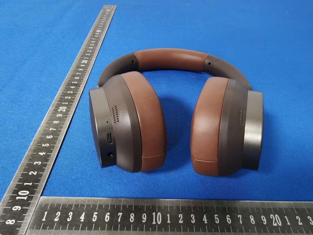 Radioshack Wireless Headphones - FCC ID 2BDUR-3304479 - RADIOSHACK WORLDWIDE CORP.