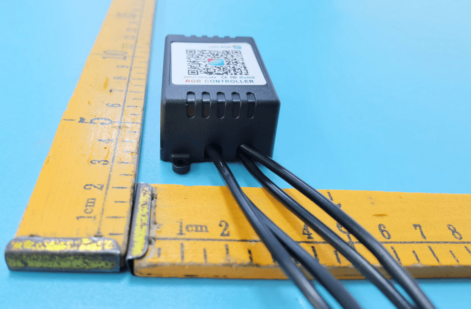 Chassis light leather wire light - FCC ID 2BF7X-6090APP - Guangzhou Palemay photoelectric technology Co., LTD