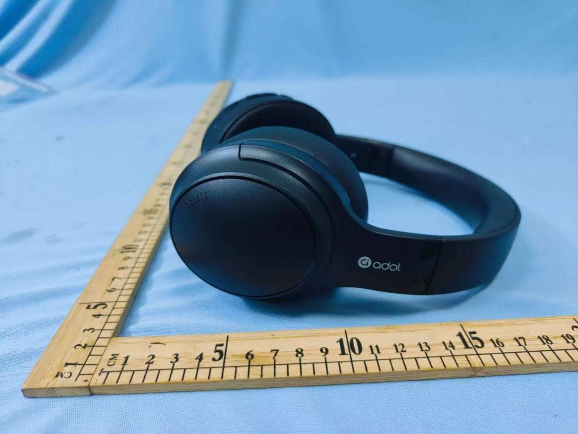 Wearing wireless headphones - FCC ID 2BFFW-TWST75 - Shenzhen Yinzhihang Technology Co., Ltd.