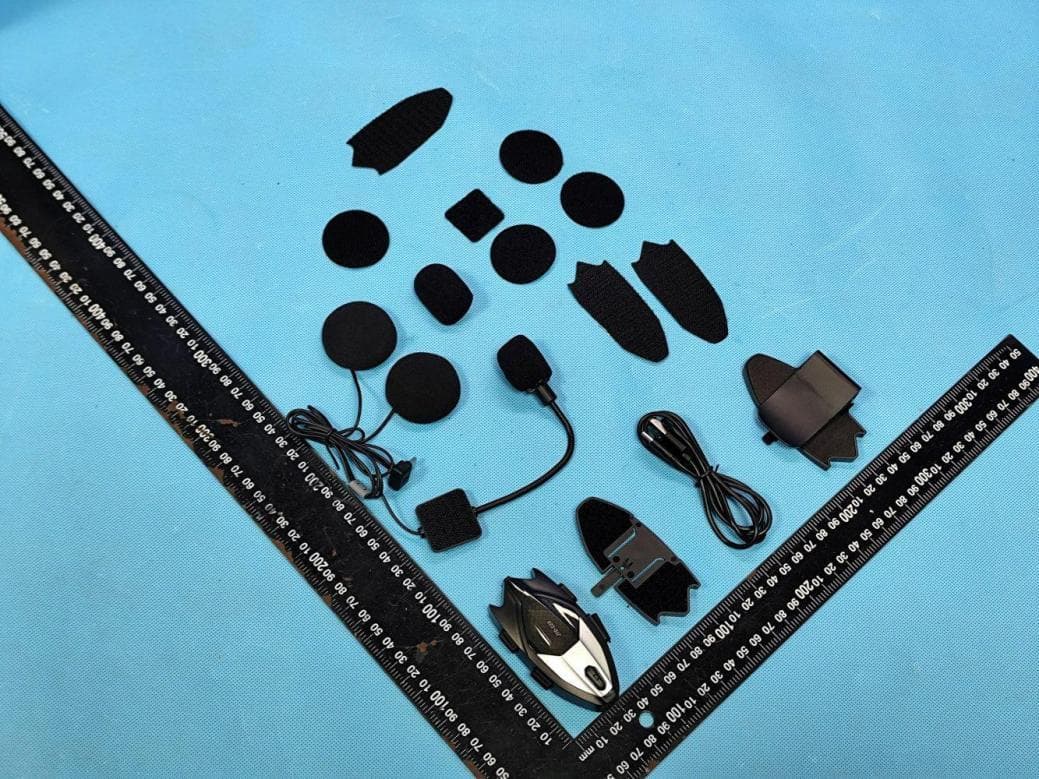 Helmet Bluetooth Headset - FCC ID 2BFL4-JYD-C20 - Shenzhen Jiayouda Electronics Co.,Ltd