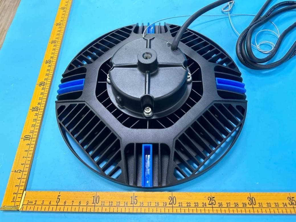Smart Bay Light - FCC ID 2BGFS-HB035D - Shenzhen Senter Ecommerce Co. Ltd