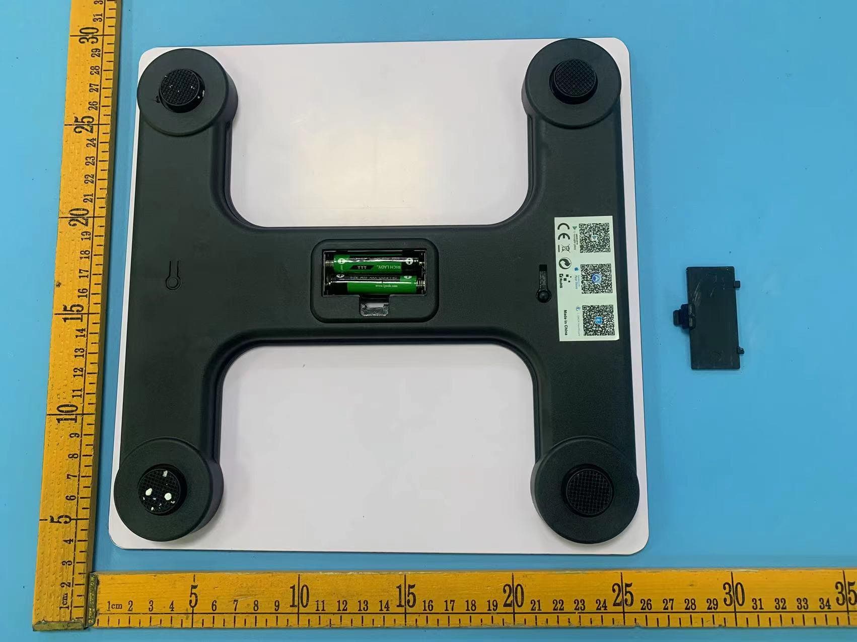Intelligent weight scale - FCC ID 2BGUV-WS2601 - Yongkang Weikang Industry and Trade Co., Ltd.