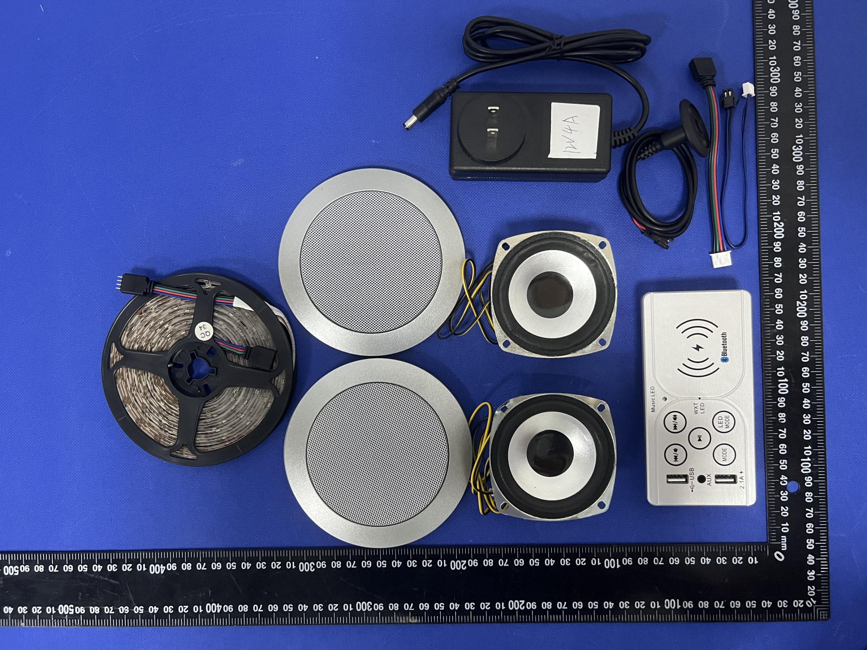 Wireless bluetooth speaker set - FCC ID 2BHCE-AVN-009 - Infinity Furniture Industry Sdn Bhd
