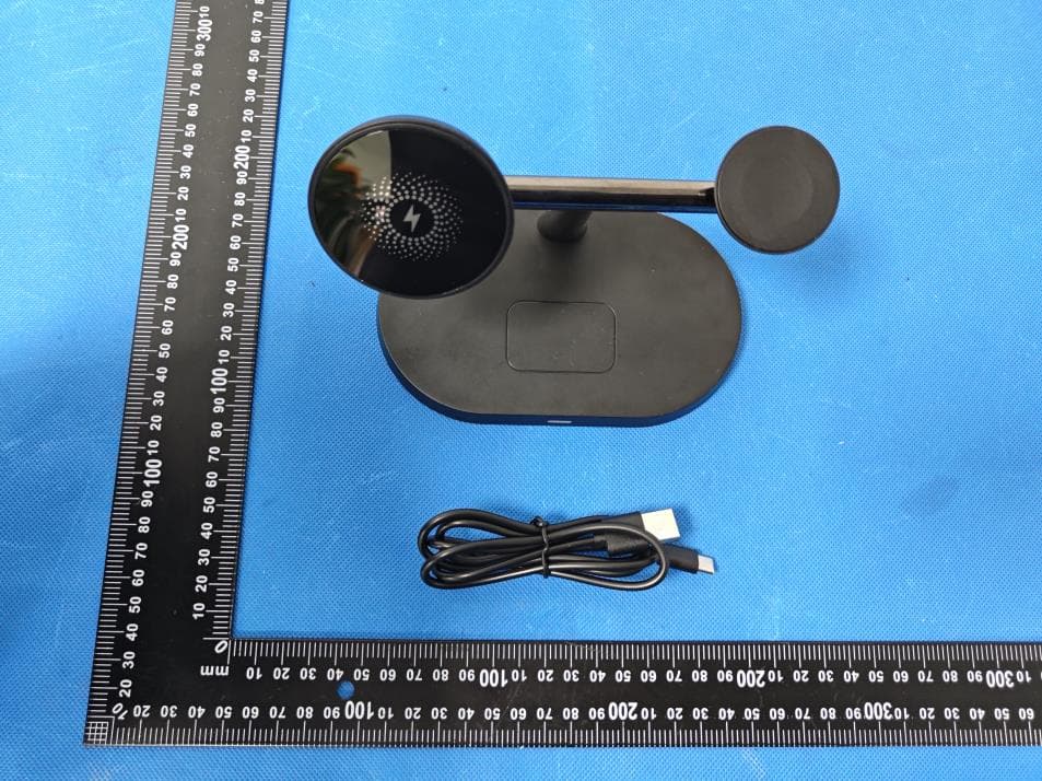 3-IN-1 WIRELESS CHARGING STAND - FCC ID 2BHCG-712818STAND - Shenzhen Hudson Technology Co., Ltd.