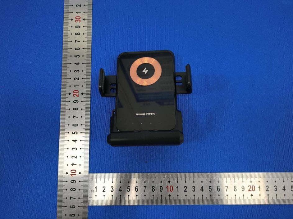 Mobile Phone Wireless Charging Bluetooth Camera Handle - FCC ID 2BHCS-YR-1 - Shenzhen Yuran Technology Co., Ltd.