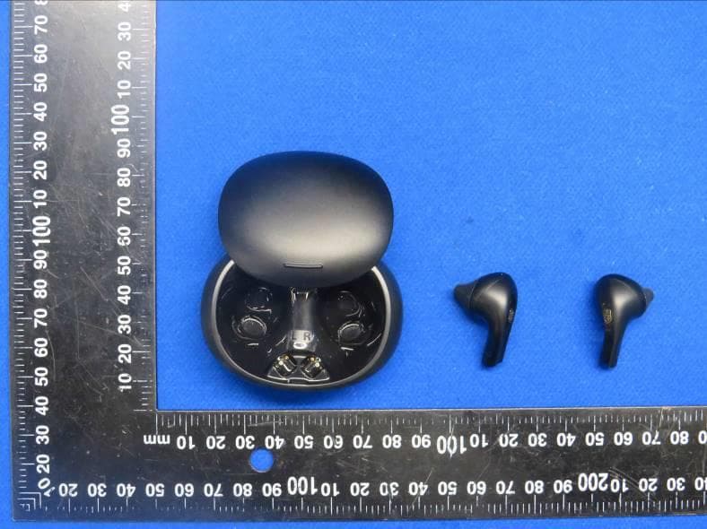 Translate Bluetooth earphones - FCC ID 2BHF8-AIRPRO - Dongguan Blue Ocean Wireless Technology Co., Ltd