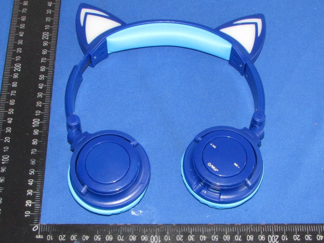 Bluetooth headset - FCC ID 2BHI2-ASWH13CT - Groove Group Shantou Yihao Industrial Co., Ltd.