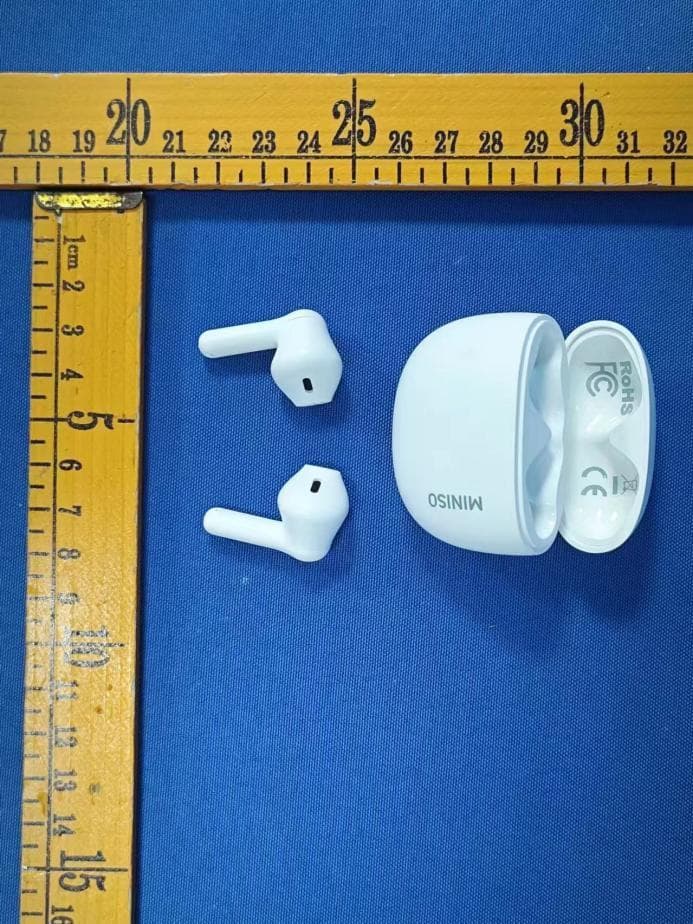 MINISO Wireless Earbud X52 - FCC ID 2BHJR-X52 - Shenzhen xiaoxiang supply chain technology co., ltd