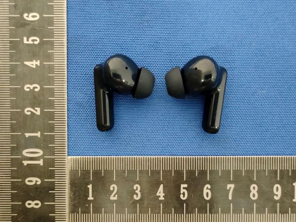 Bluetooth headphone/ headset - FCC ID 2BKFD-86960 - CTG Brands Inc.