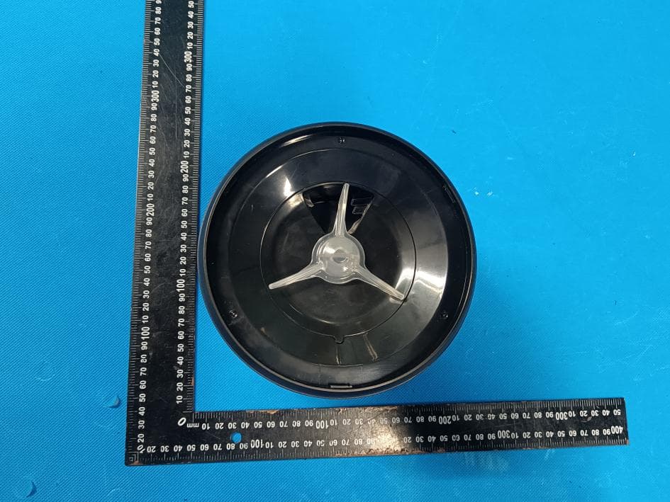 Pet feeder - FCC ID 2BKIT-SCA60V - Shenzhen Sanchong Technology Co., Ltd