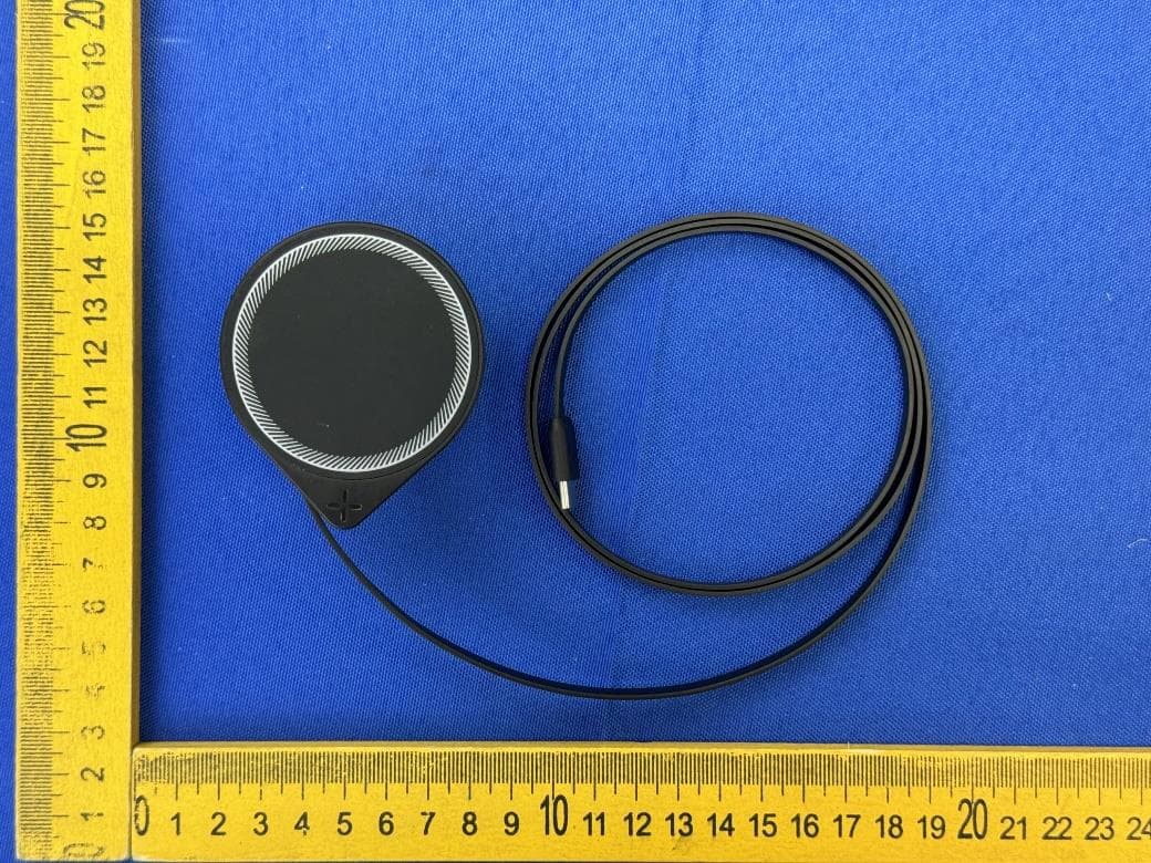 Magnetic Wireless Car Charger - FCC ID 2BKJA-YC-WH019 - Dongguan Ronghe Electronic Co., Ltd
