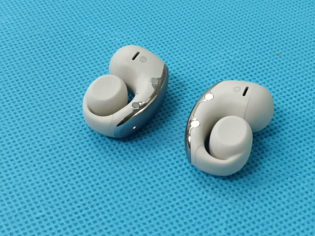 Open Wireless Earbuds - FCC ID 2BKRS-ALT-CLIP - Nexxbase Marketing Private Limited