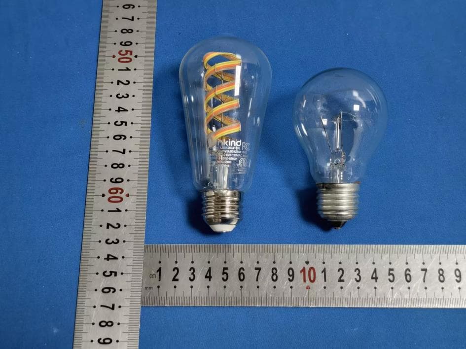 Smart Filament Bulb - FCC ID 2BLWSLS0125041893 - AiDot Inc.