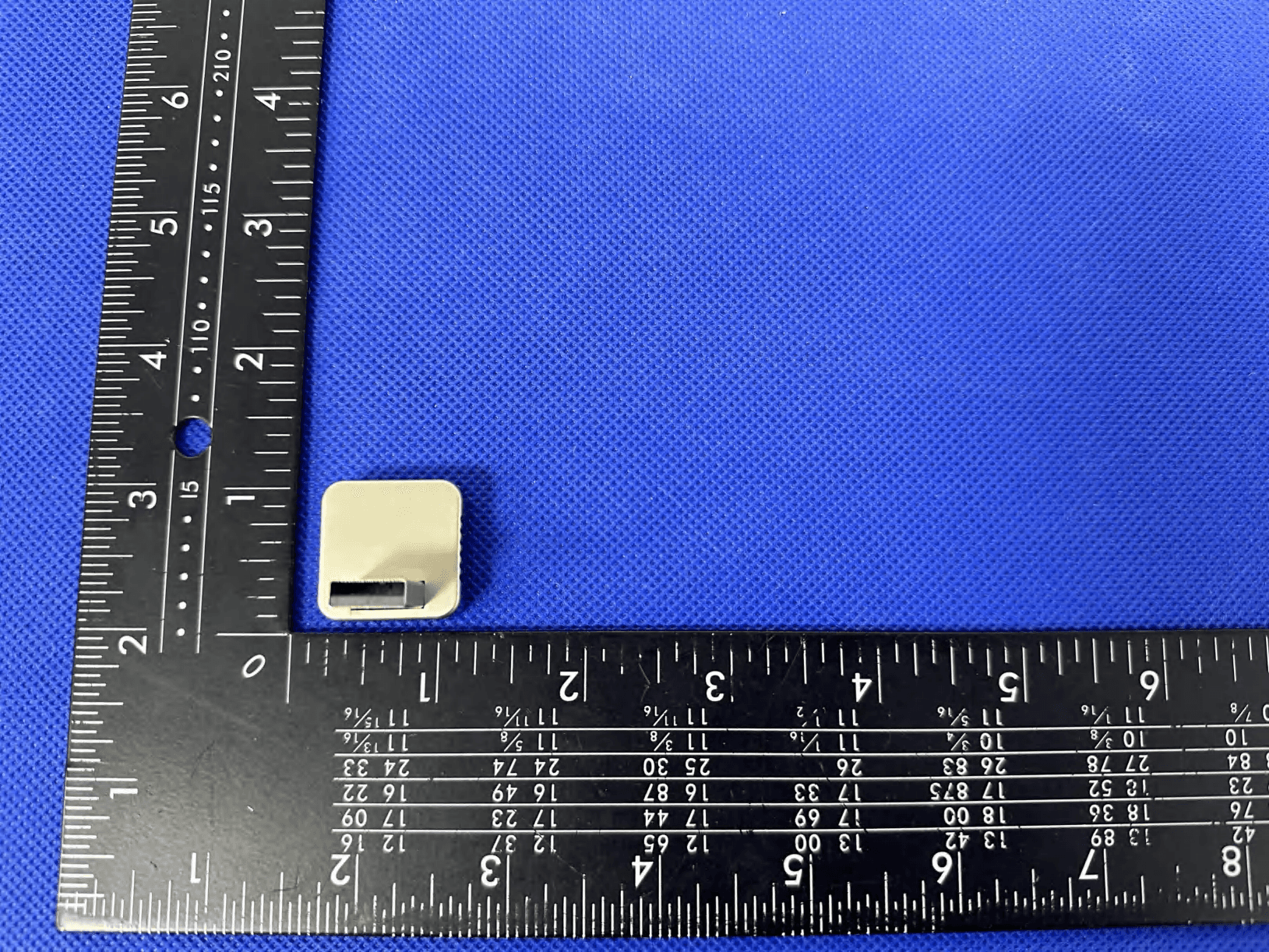 CarPlay Dongle Box - FCC ID 2BO5R-BW-W26L - Shenzhen Beneworld Technology Co., Ltd