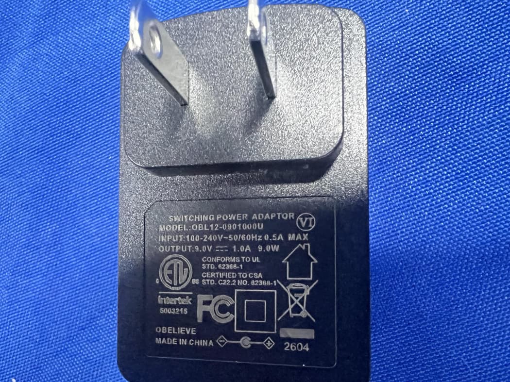 Record Player - FCC ID 2BR98-R10 - Shenzhen Zhonglin Information Technology Co., Ltd.