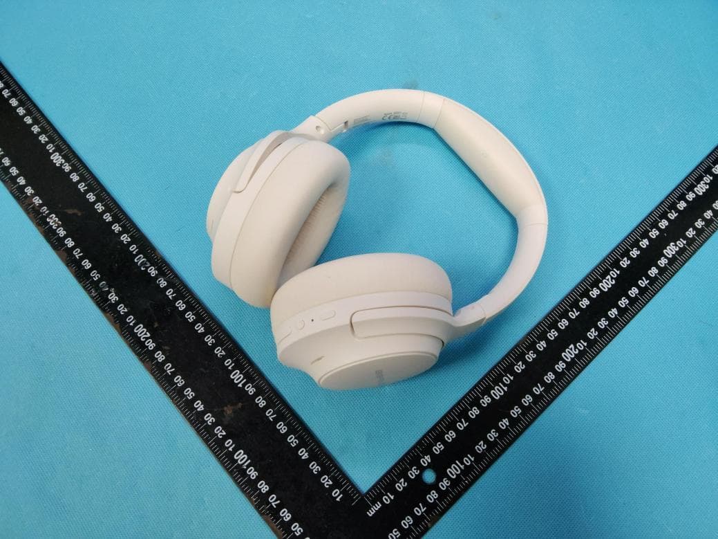 WiWU Soundmaster Wireless Headphone - FCC ID 2BS3B-HP-200 - Dongguan Weiwu Supply Chain Co., Ltd.