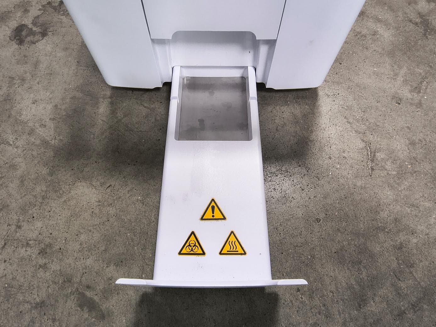 The MACONNECT is a sterile connection device designed for use in blood processing applications using RFID technology to ensure traceability and proper usage of the blade cartridge. - FCC ID 2BS58-MACOMCNET01 - Maco Pharma