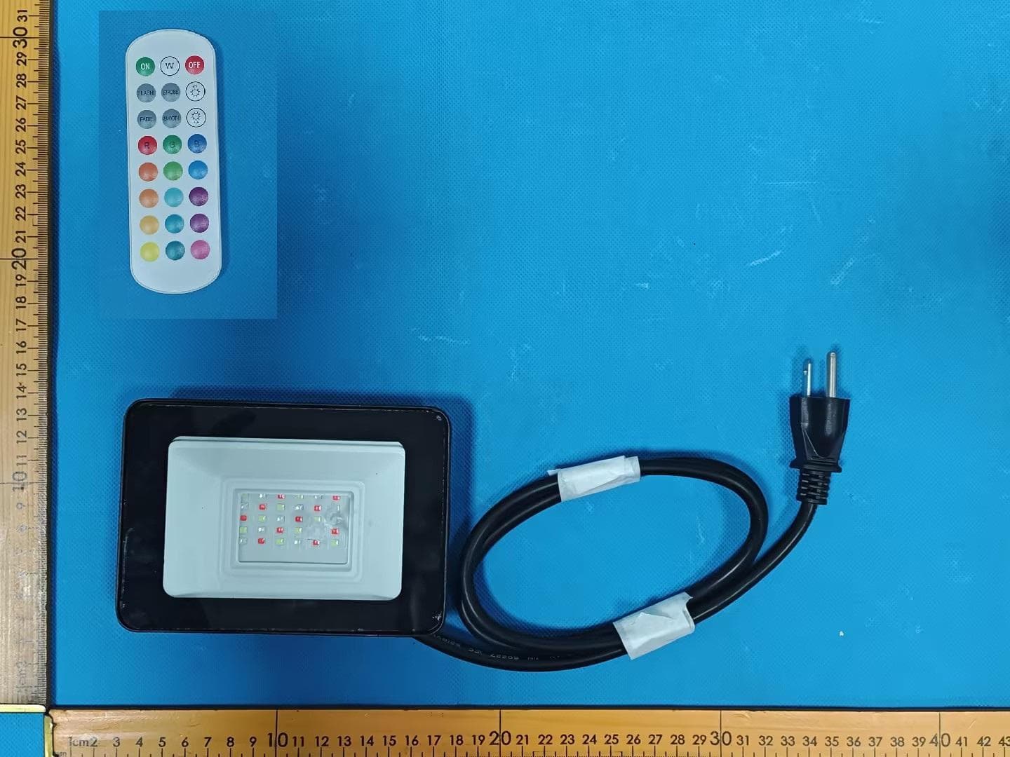 BT XPG RGBW LED FLOOD LIGHT - FCC ID 2BSAO-BT-RGBW-XPG - FOSHANSHINANHAIYIYUANDIANQIWUJINYOUXIANGONGSI