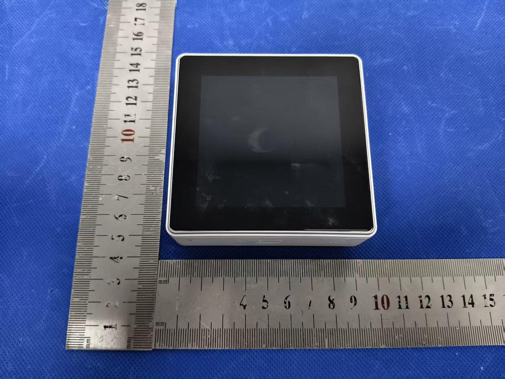 Digital camera - FCC ID 2BSWR-DC409X - 70 Inc.