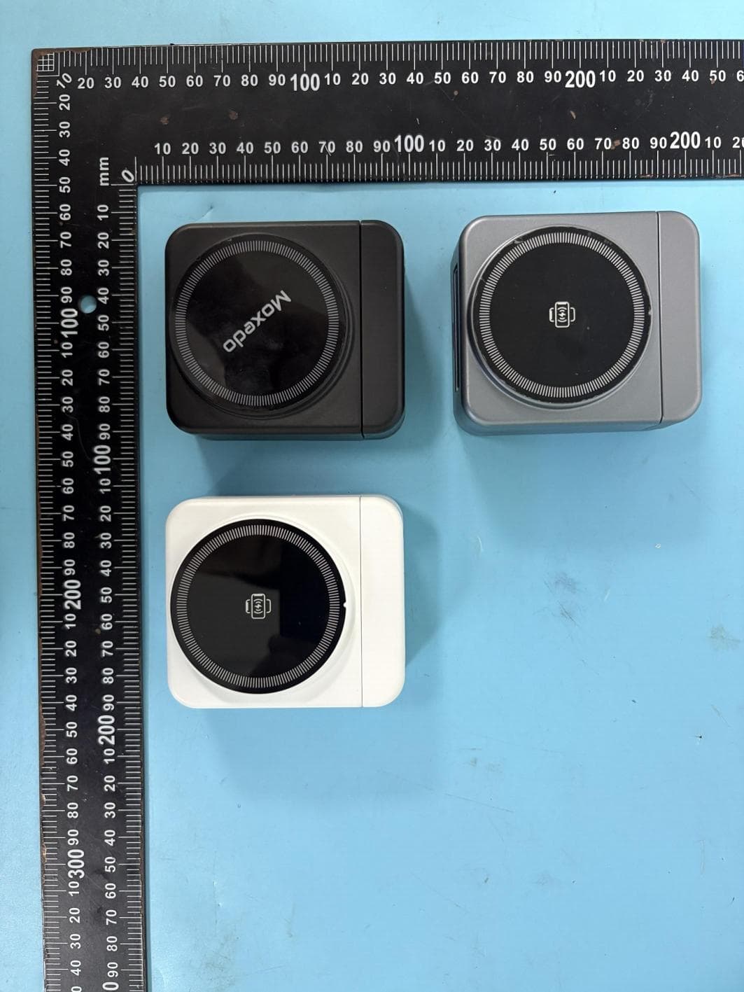 3-in-1 Magnetic Wireless Charger - FCC ID 2BTAD-YF-3 - Shenzhen Yuanwei Technology Co., Ltd.