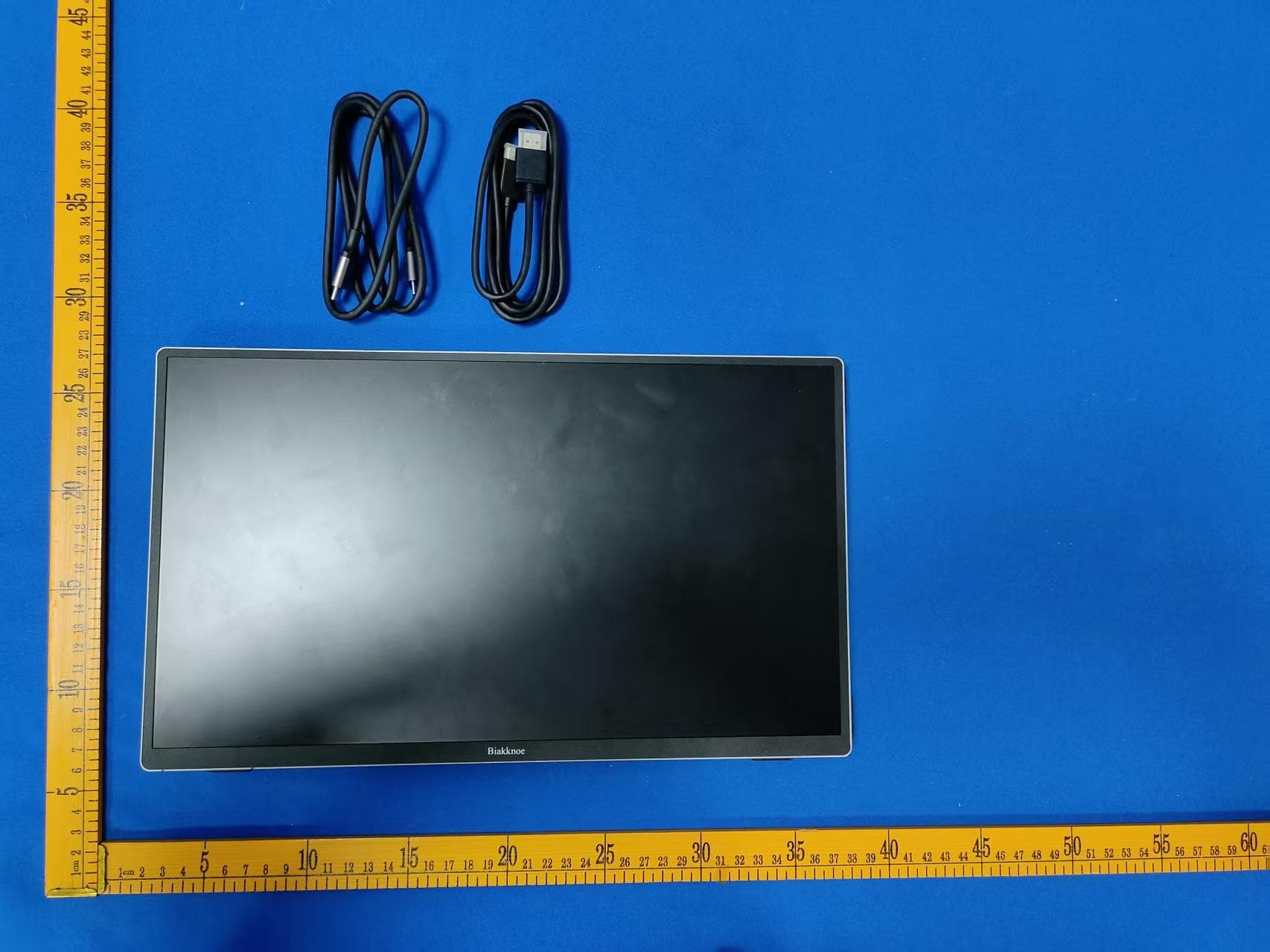 Portable Monitor - FCC ID 2BTYK-WX156 - YiXianDian (Shenzhen) Technology Co., LTD