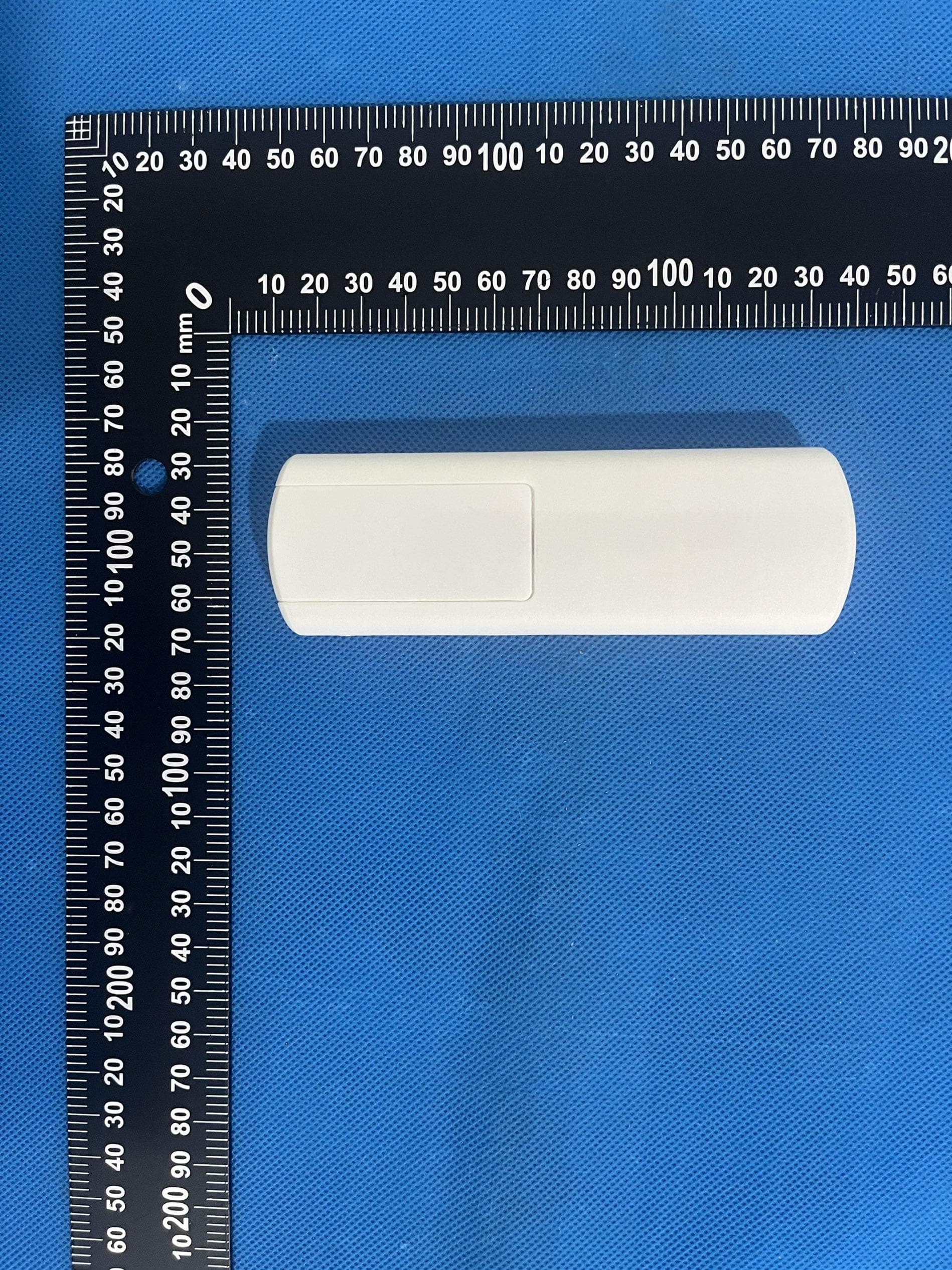 2.4G remote - FCC ID 2BUE6-LQ-YK-1 - Shenzhen Langqi Optoelectronic Technology Co., Ltd.