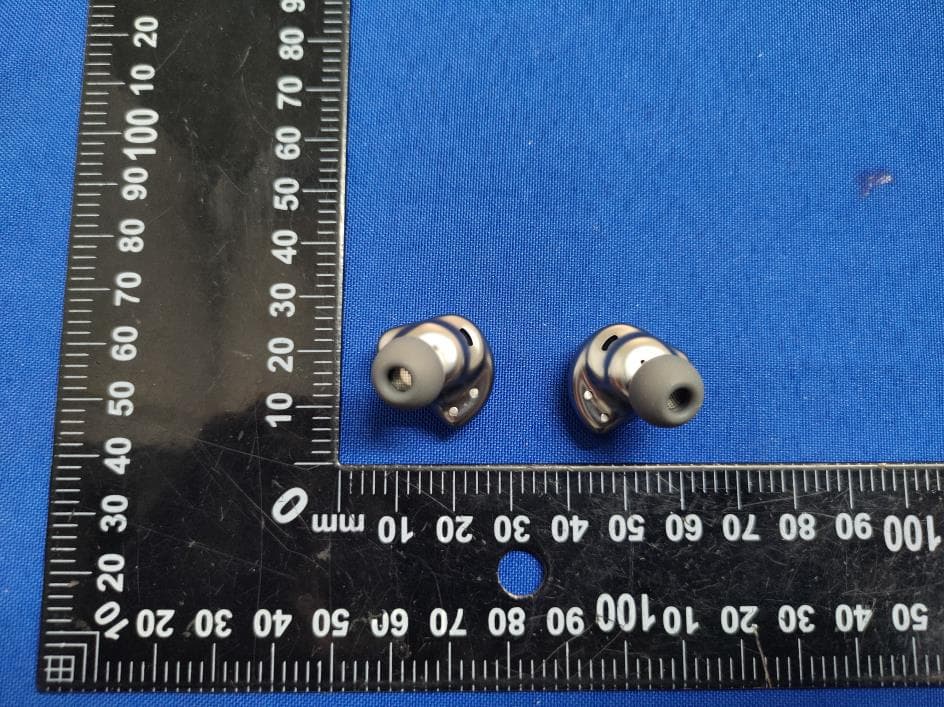 wireless headphones - FCC ID 2BUP4-RS09 - Chengdu ROSESELSA Technology Co., Ltd.
