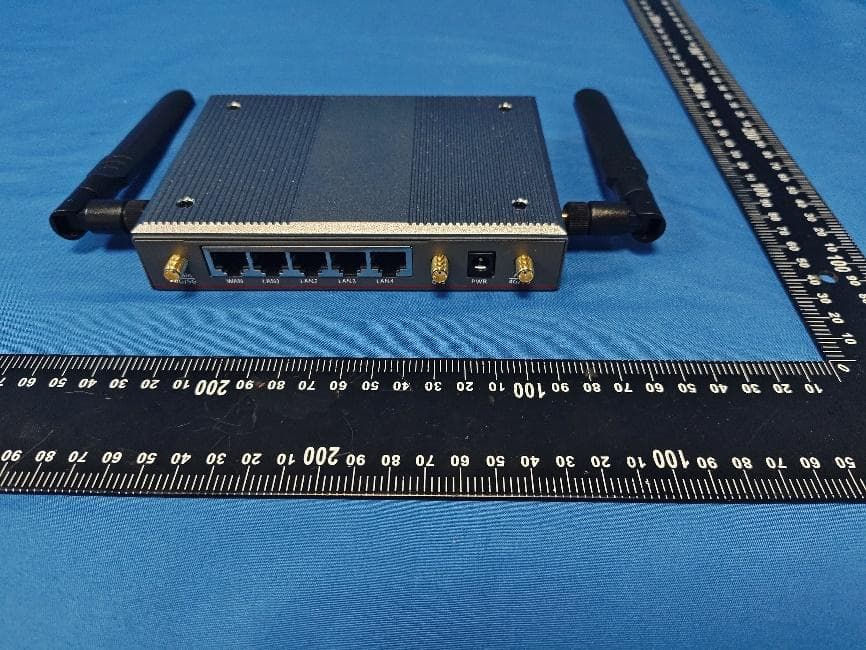 Industrial Router - FCC ID 2BVF8WTI5500 - Worldwide Telecommunications, Inc.