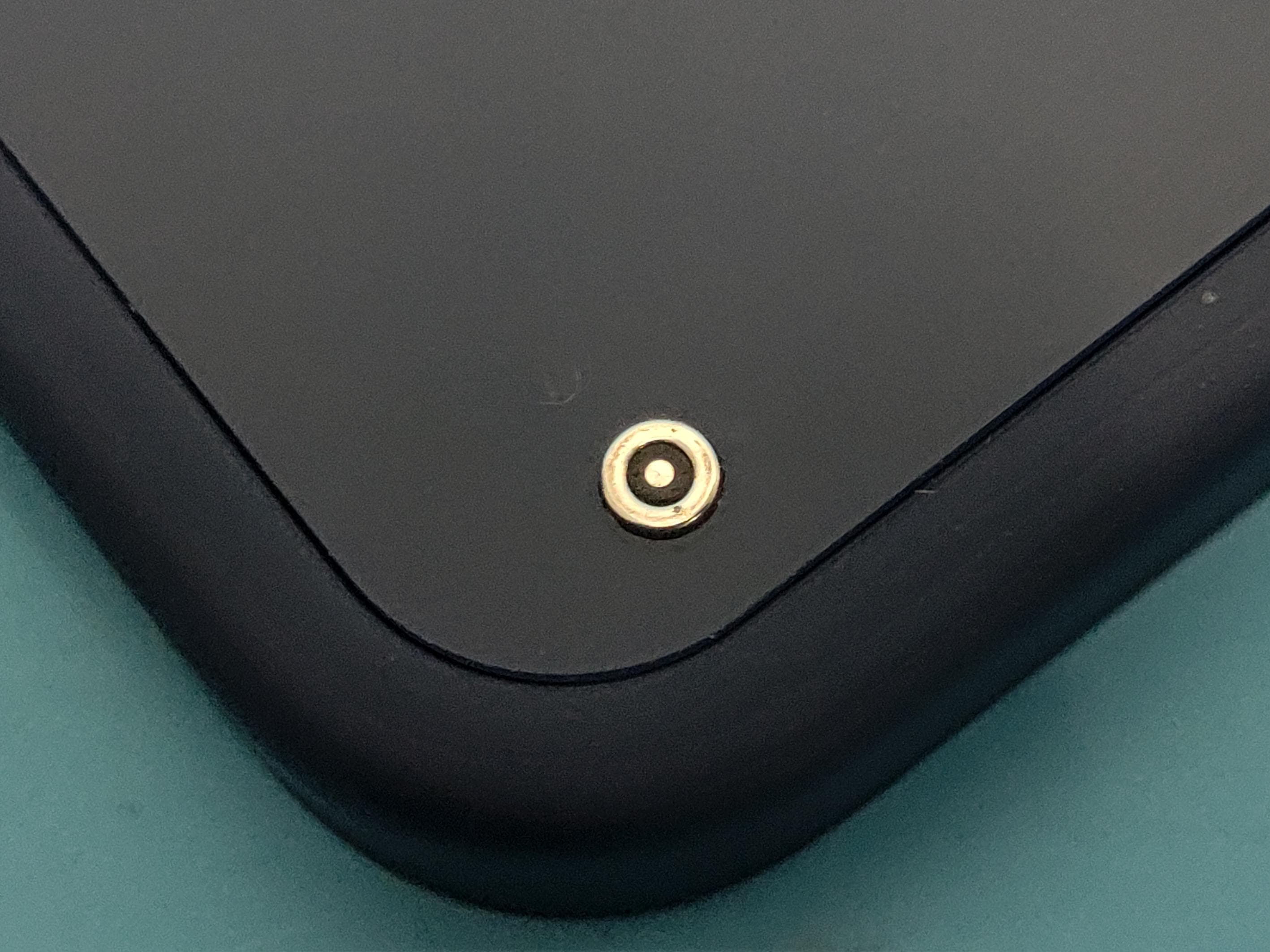 Smartphone case - FCC ID 2BVJ4-SC3 - Shenzhen Runjiehao Technology Co., Ltd.