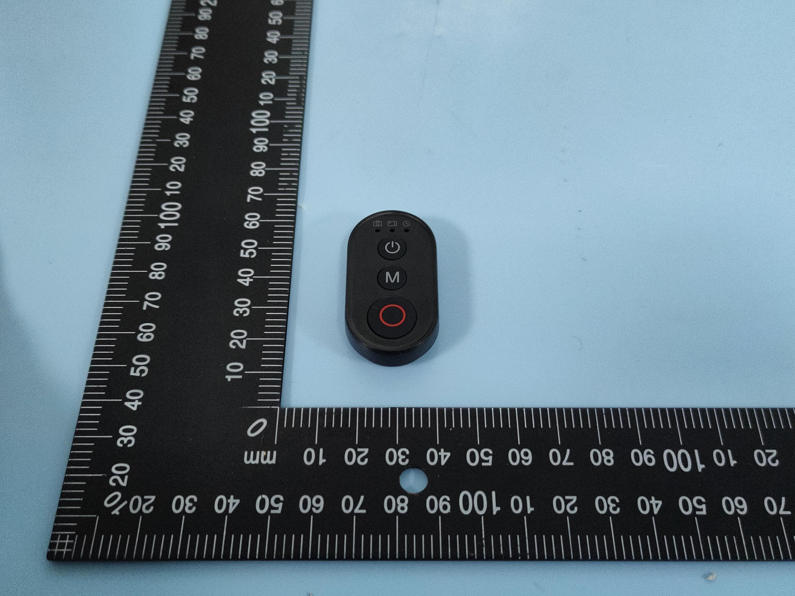 Bluetooth Remote Controller - FCC ID 2BVQV-RWCTUNIS-1 - shenzhenshihuiruikejiyouxiangongsi