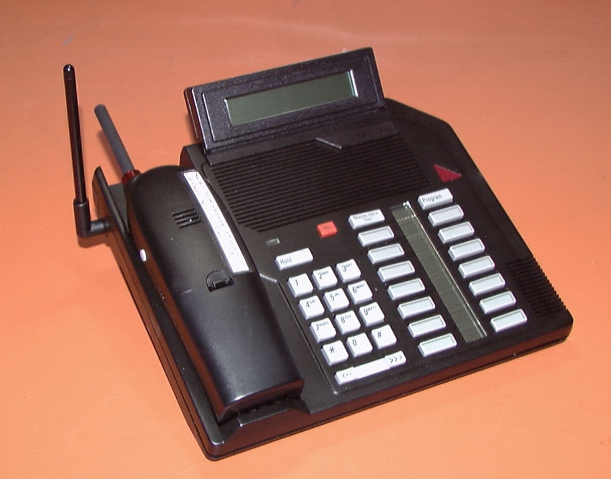 900 MHz Cordless Office Telephone - FCC ID AB6M2616CT - Avaya Canada Corporation