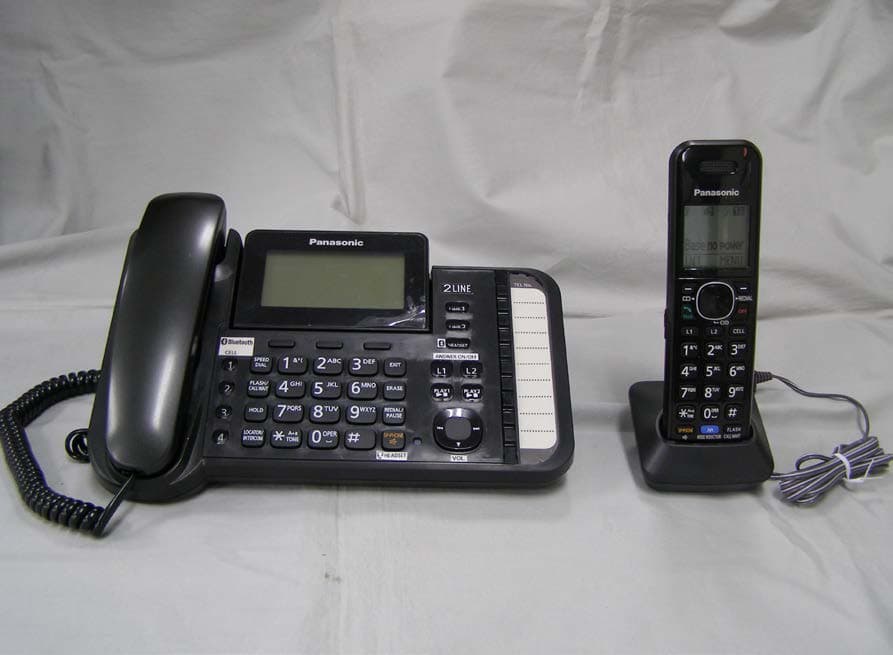 UPCS Cordless Telephone Base Station with Bluetooth Transceiver - FCC ID ACJ96NKX-TG9581A - Panasonic Corporation of North America