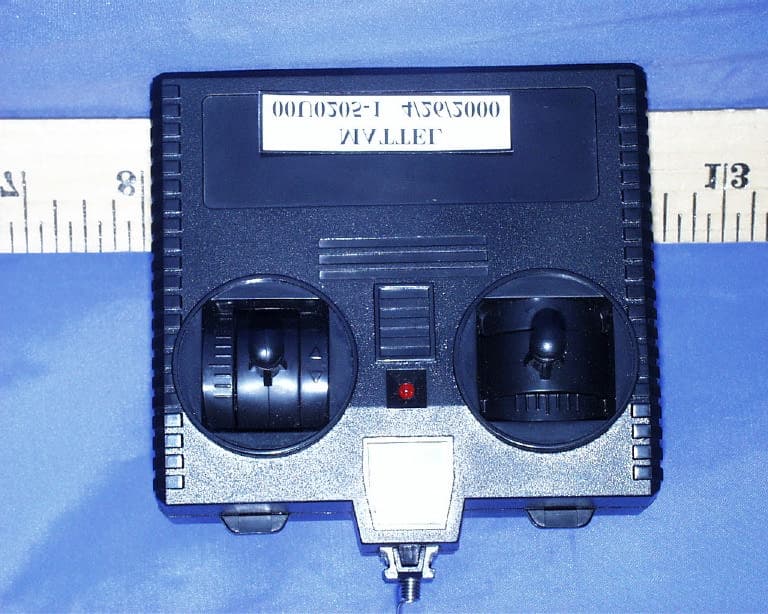 Remote control car transmitter - FCC ID APB88238-00A2T - Mattel Toys A Division of Mattel Inc