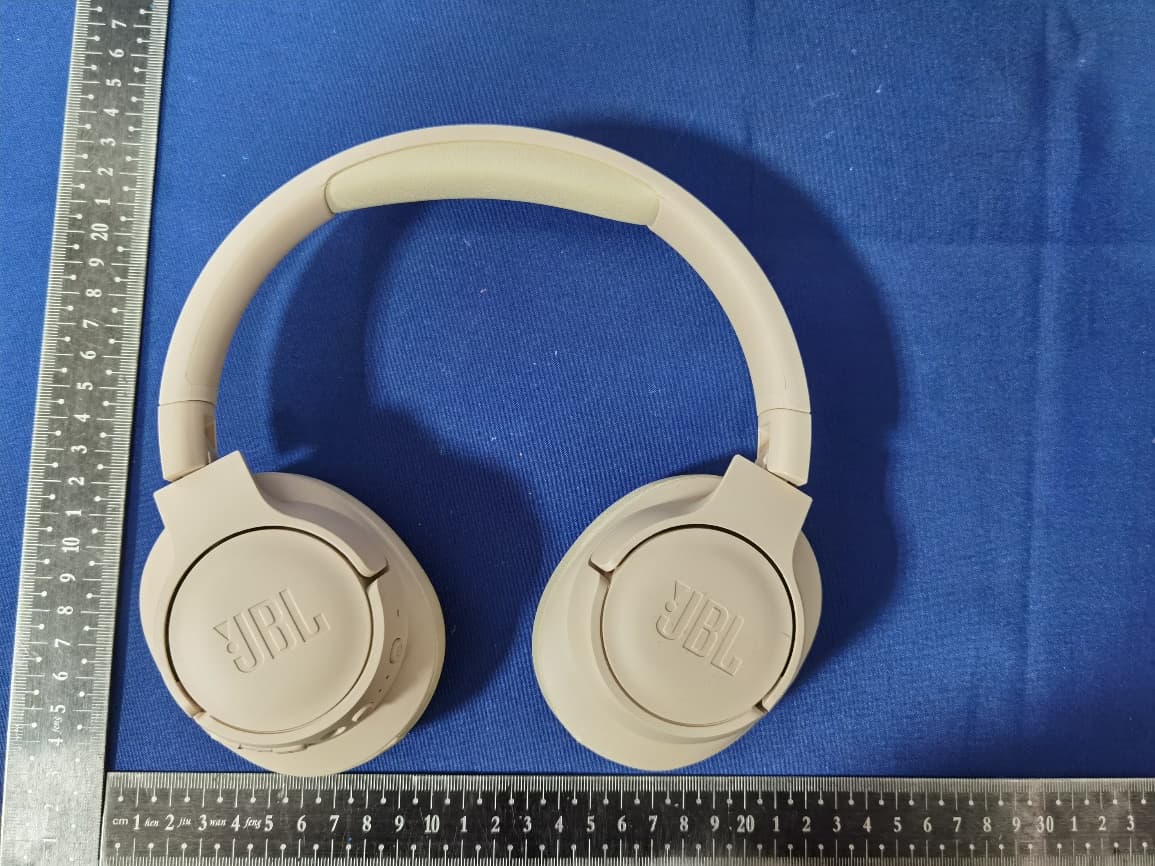 Bluetooth headset - FCC ID APITUNE760NC - Harman International Industries, Inc
