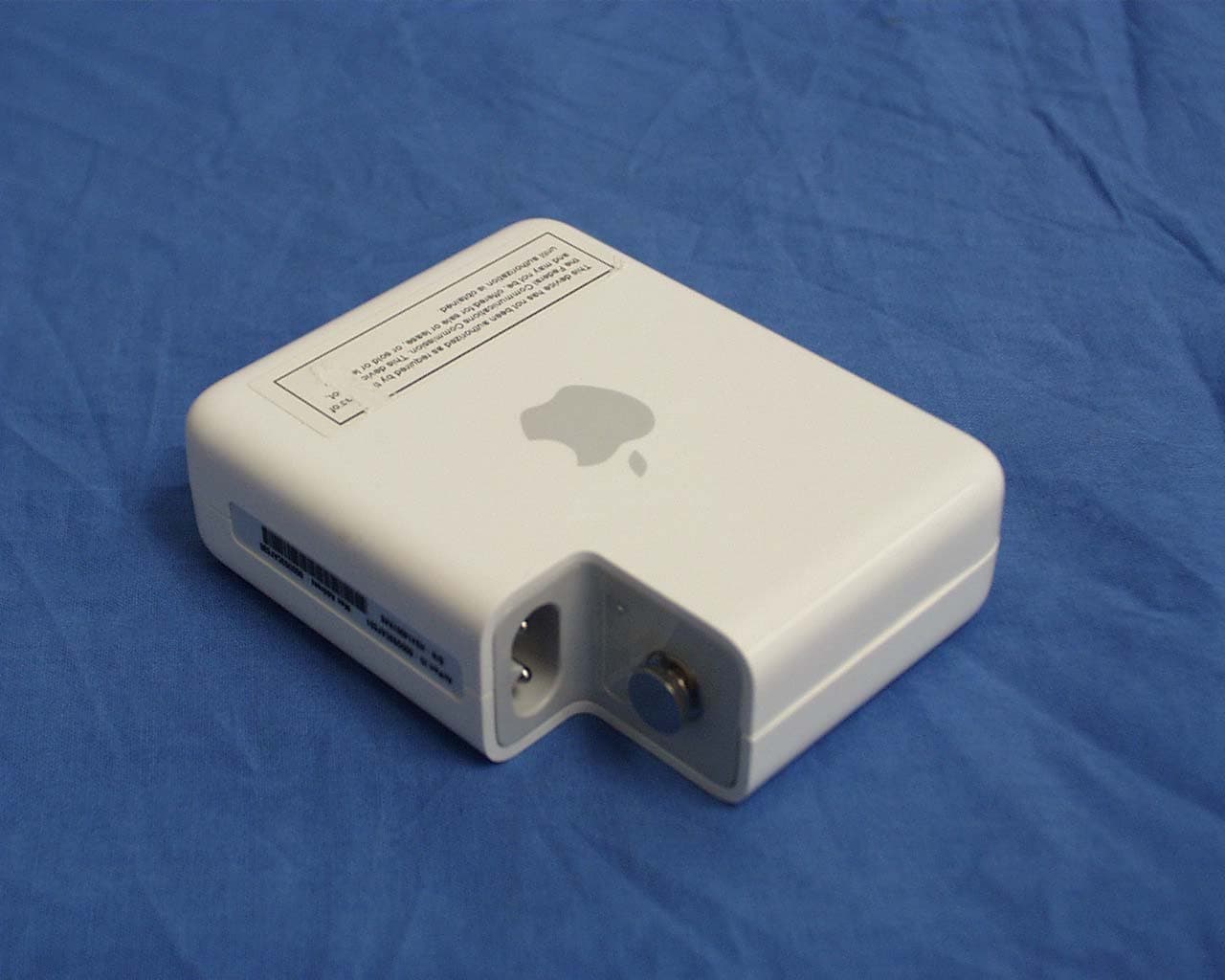 Apple Airport Express Base Station - FCC ID BCGA1084 - Apple Inc.