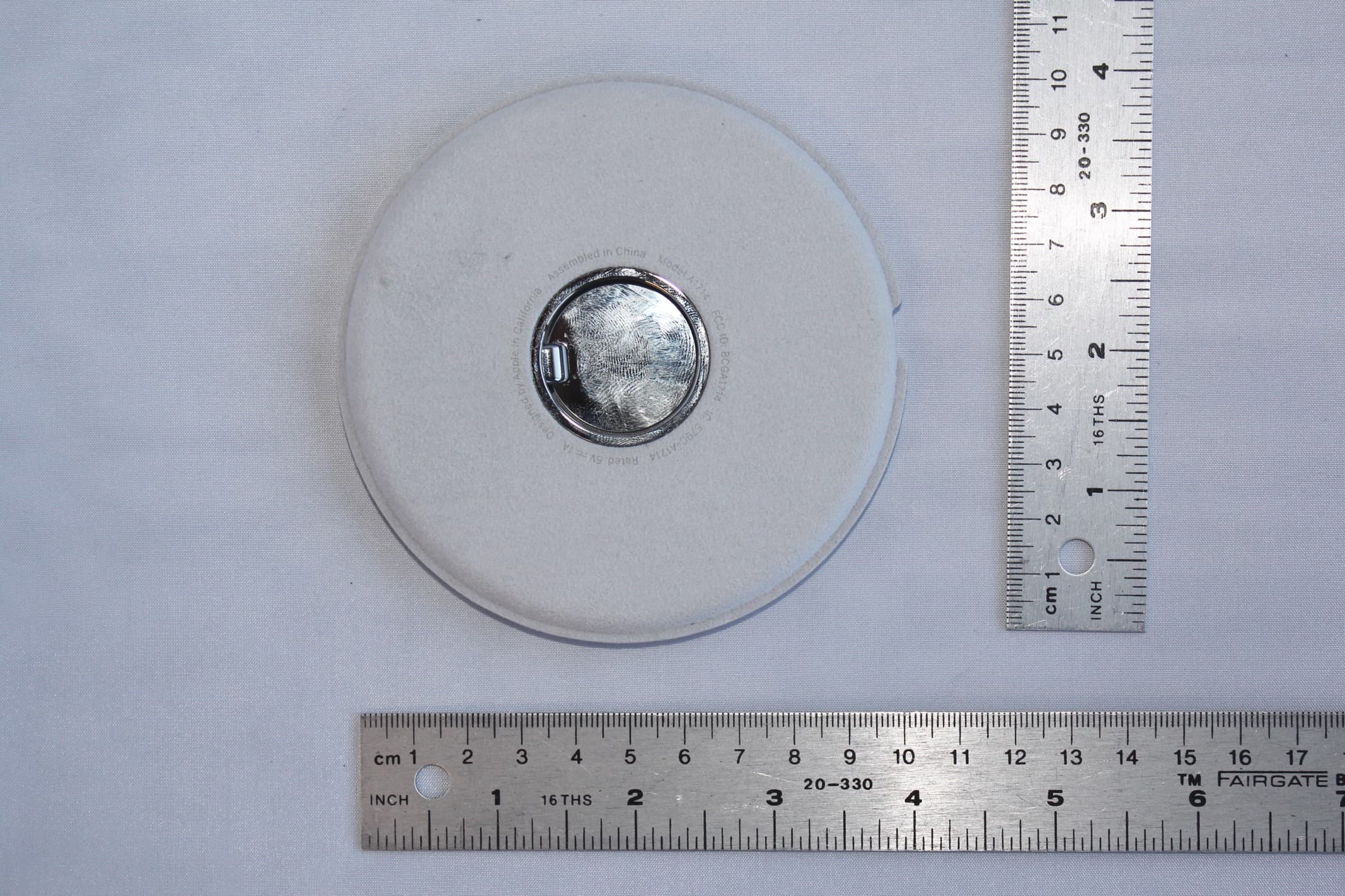Magnetic Charging Dock - FCC ID BCGA1714 - Apple Inc.