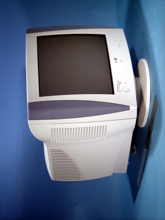 15-Inch Multimedia Color Monitor - FCC ID BEJMB576B - LG Electronics USA, Inc.