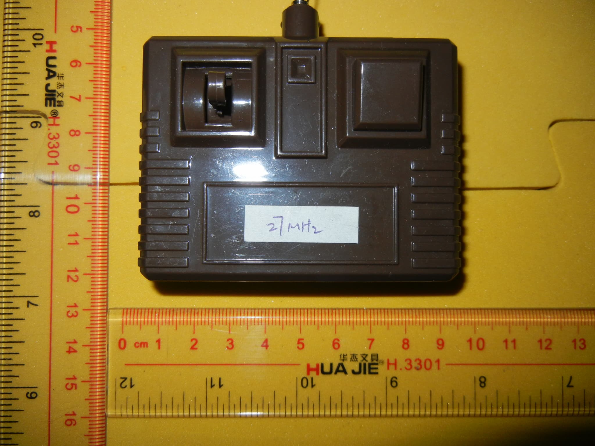 26.96-27.28 MHz Wireless Remote Control Toy - TX - FCC ID BY32160-27TP - Scientific Toys Ltd