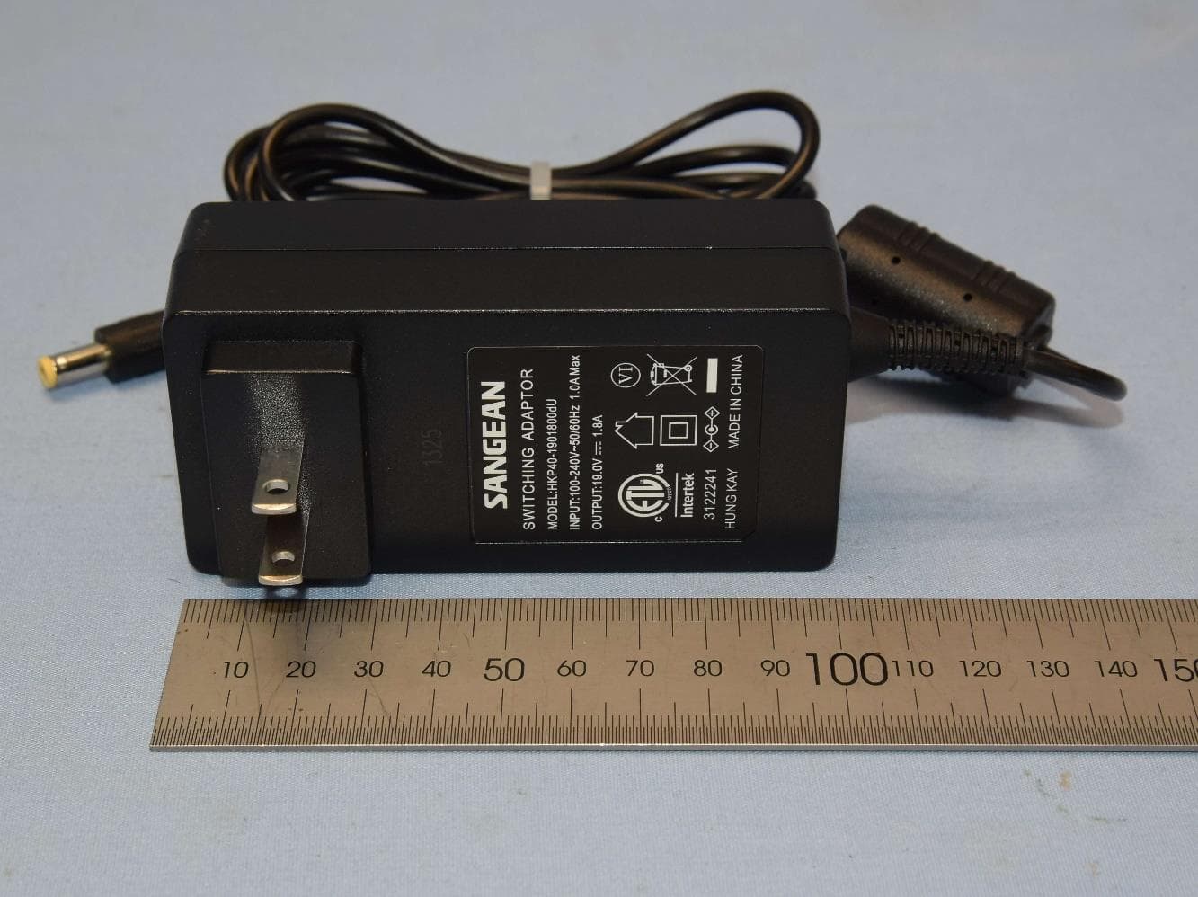 AM / FM-RDS / CD AUX / BLUETOOTH WOODEN CABINET RADIO - FCC ID BYG-WR60 - Sangean Electronics Inc