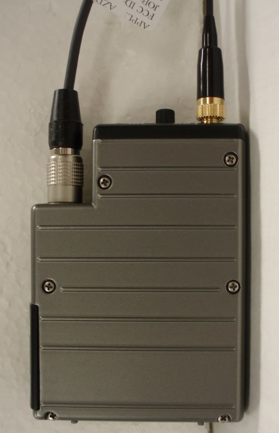 UHF WIRELESS MICROPHONE - FCC ID BZB2000BT - Azden Corporation