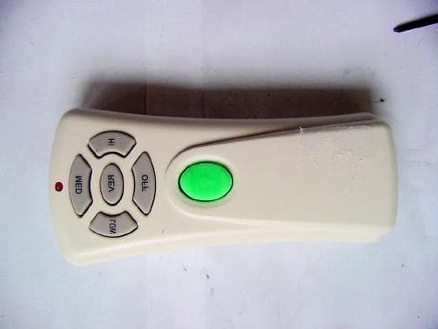 Remote Control Transmitter - FCC ID CHQ7080T - Rhine Electronics Co Ltd