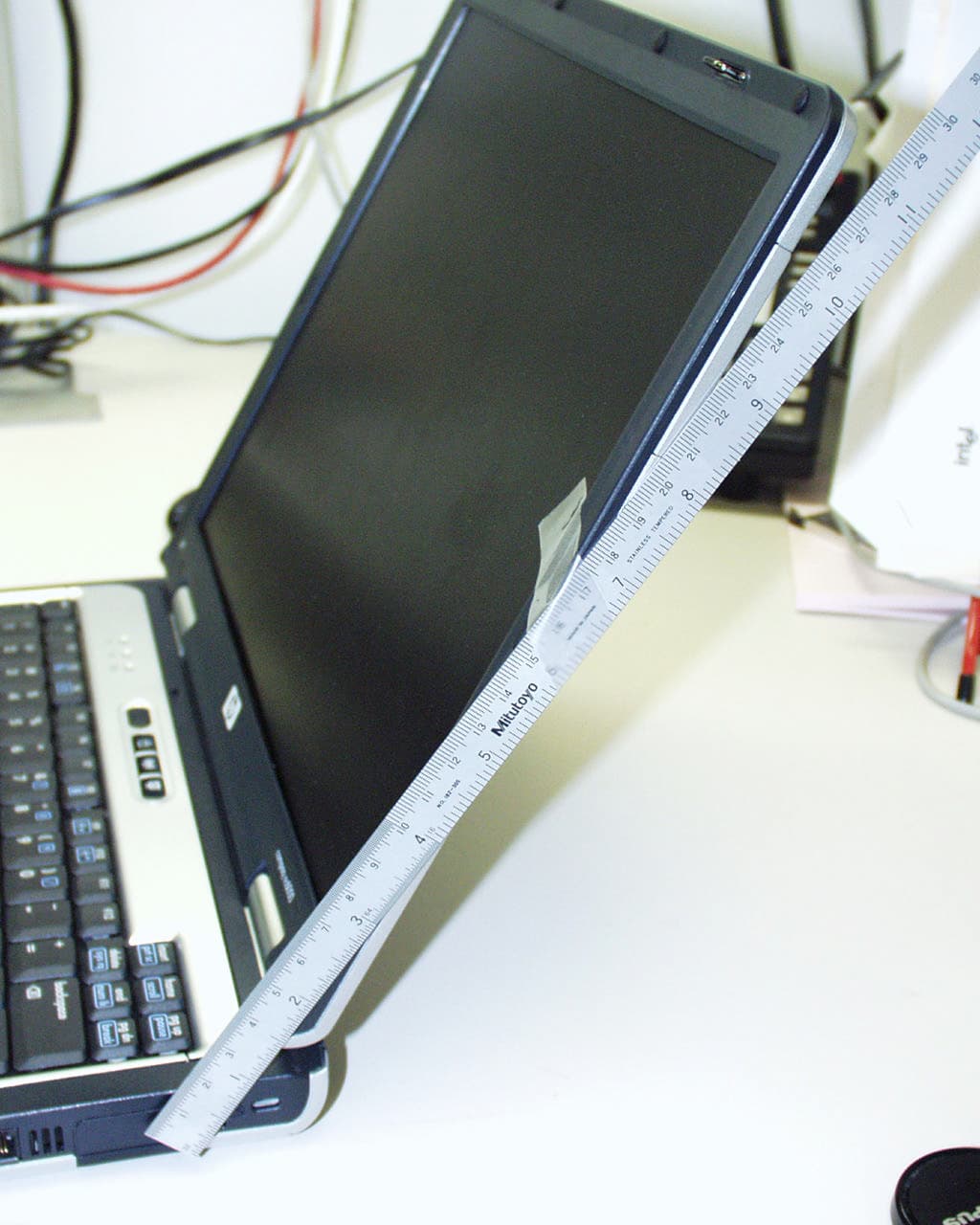 Laptop w/ Intel 802.11 BG Wireless LAN Adapter - FCC ID CNTWM3B2200BGA - HP Inc.
