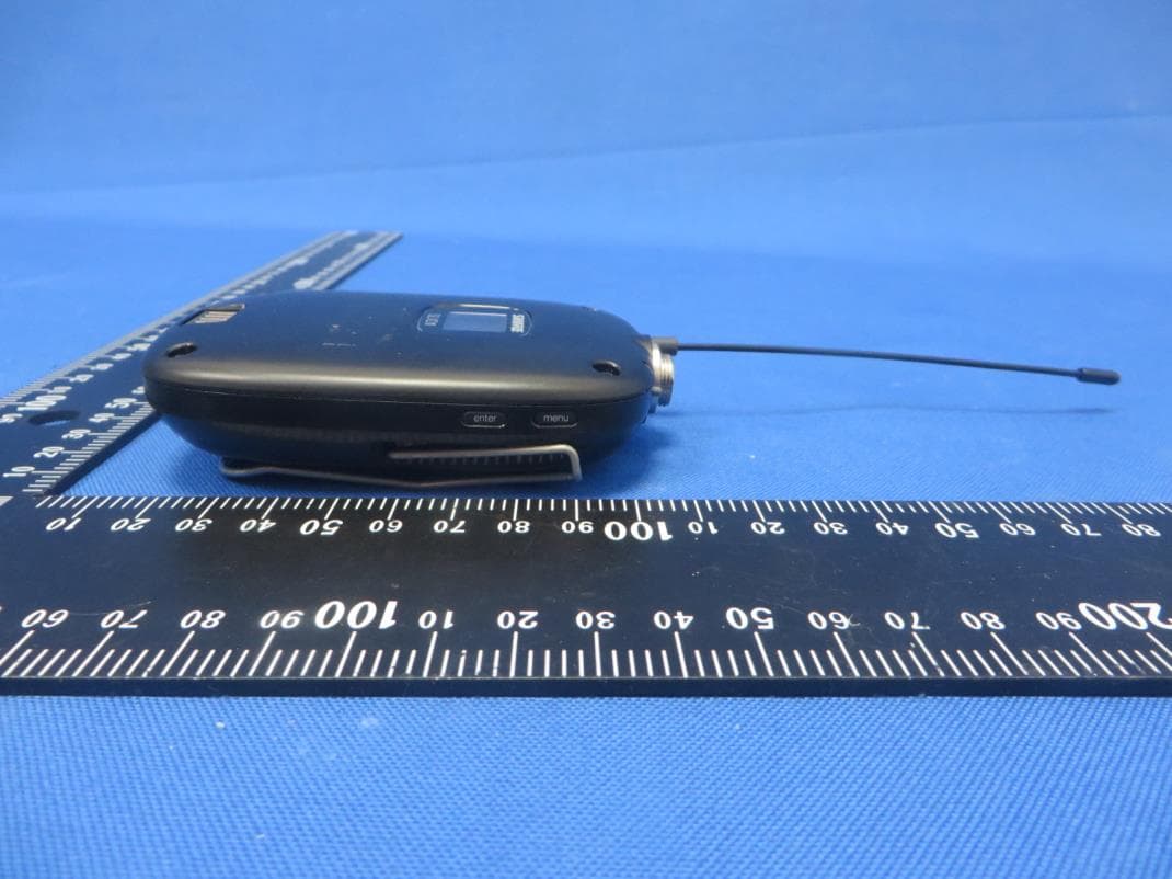 Digital Wireless Microphone Transmitter - FCC ID DD4SLXD1J52 - Shure Incorporated